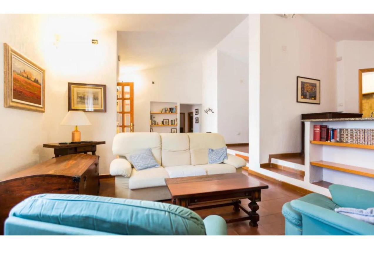 Casa Vacanze A Pochi Passi Dal Mare La Maddalena (Sassari) Exterior foto